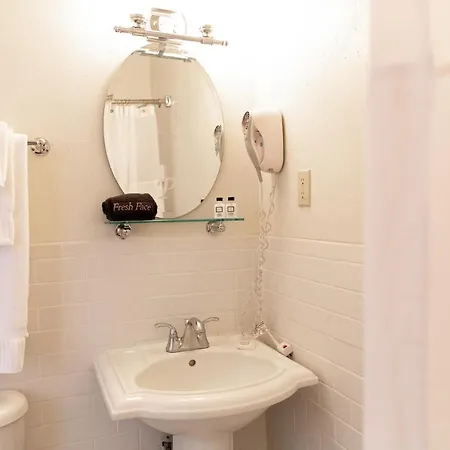 The Hotel Paisano Marfa Room photo
